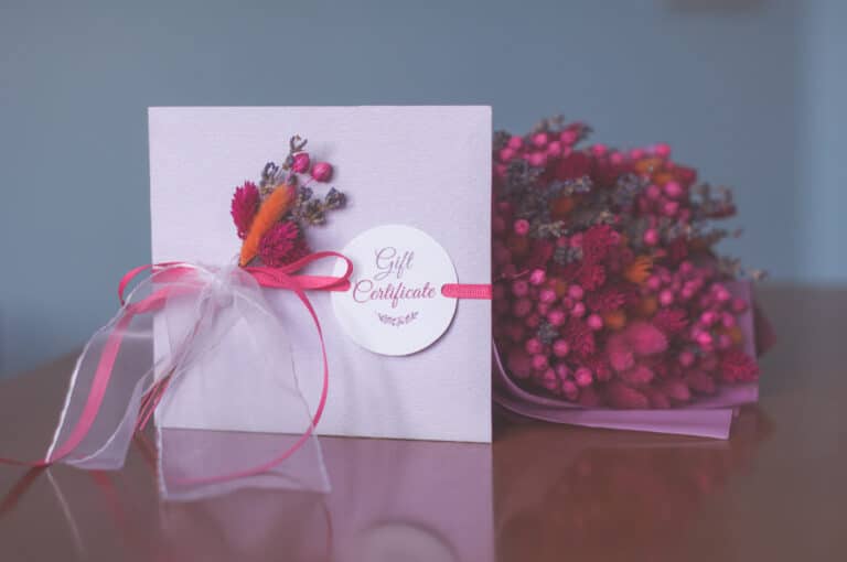 Алматыда қызға гүл жеткізген курьер 7 тәулікке қамалды