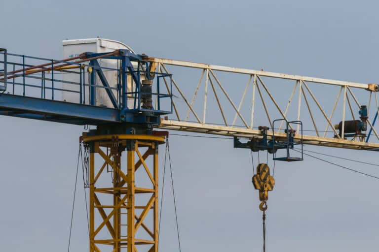 Проверка в Костанае выявила «серых» строителей без баз и специалистов