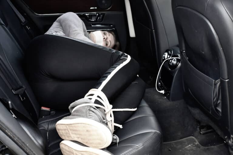 В Туркестане муж похитил жену и отправил в ее в психбольницу: суд вынес приговор