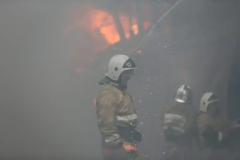 Мост через Иртыш в Павлодаре загорелся второй раз менее чем за сутки