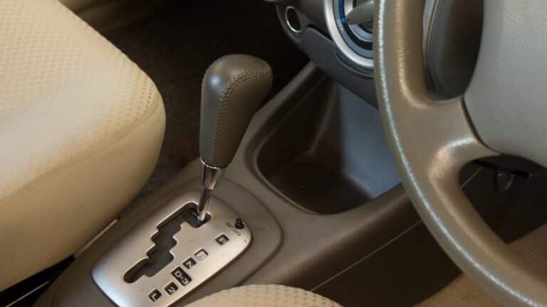 В США на Toyota начали подавать в суд из-за ее легендарной коробки