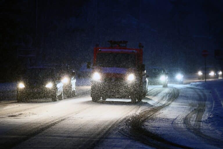 В двух регионах Казахстана ограничили движение из-за непогоды