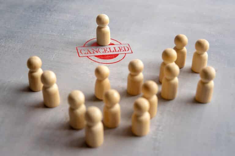 Cancel culture: кейінгі кезде қазақстандықтар кімдерді кәнсілдеді