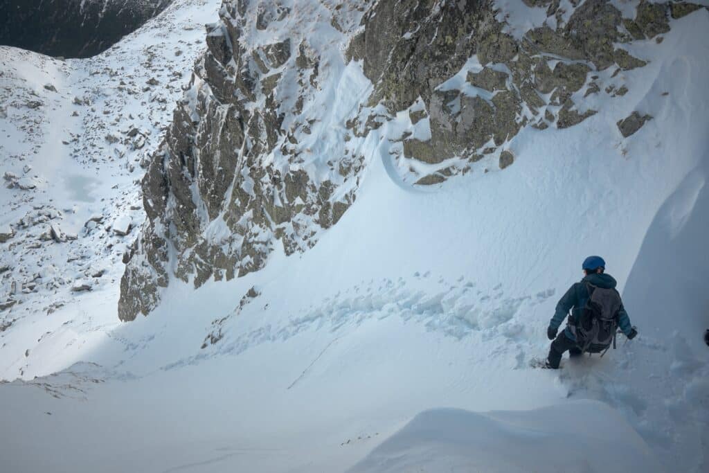 Мужчина попал под лавину на Шымбулаке