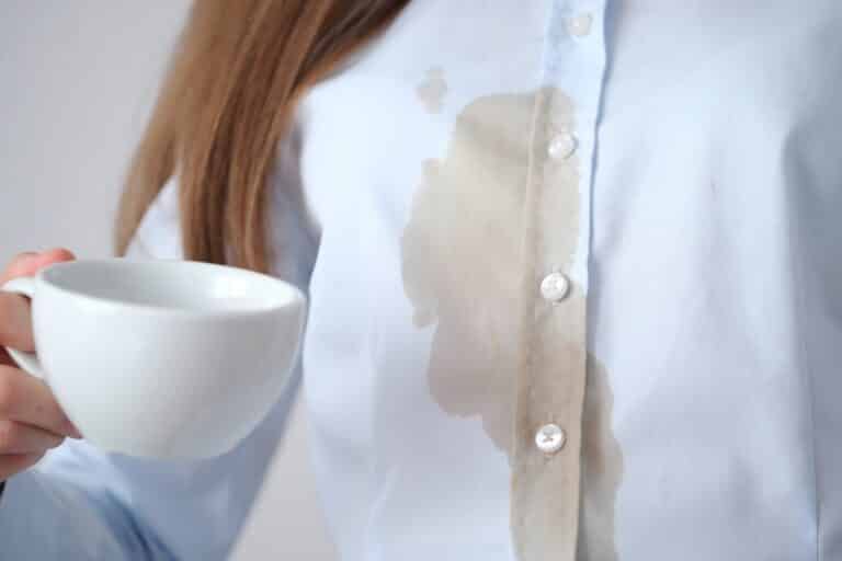 Таскал за волосы за пролитый чай: в Актау начался суд по делу о конфликте в кафе