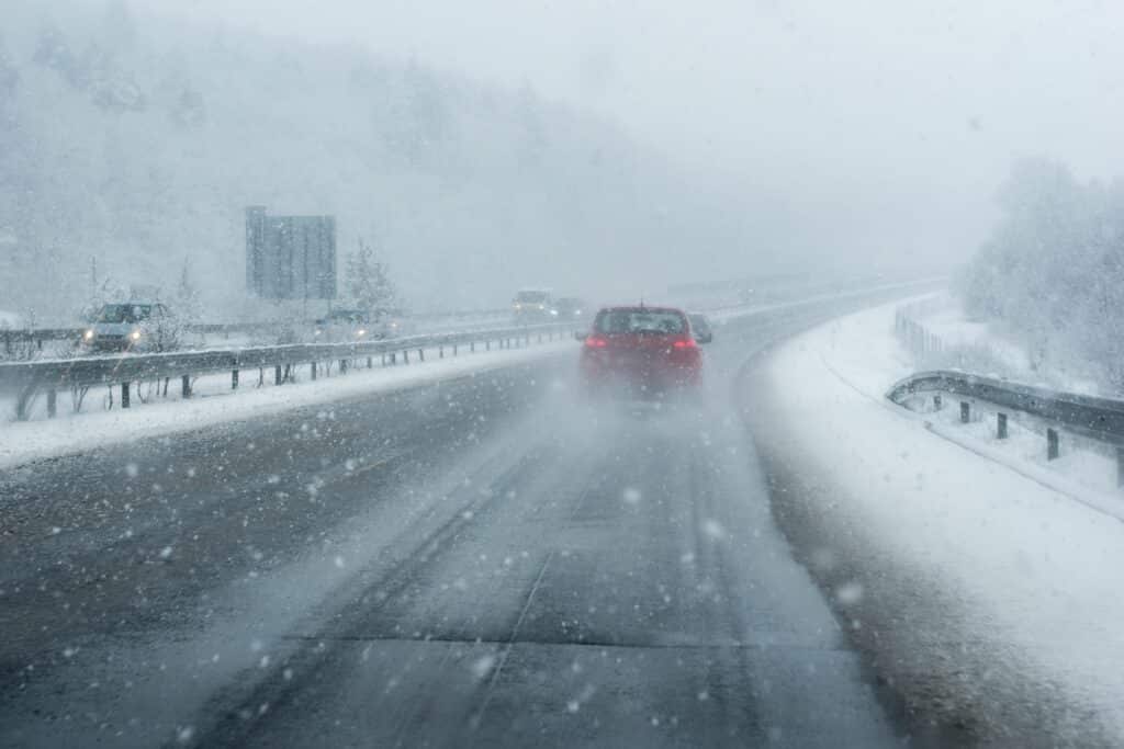 На каких трассах ввели ограничения движения автотранспорта