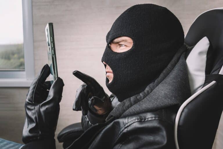 В Уральске осудили мошенника, который шантажировал акима