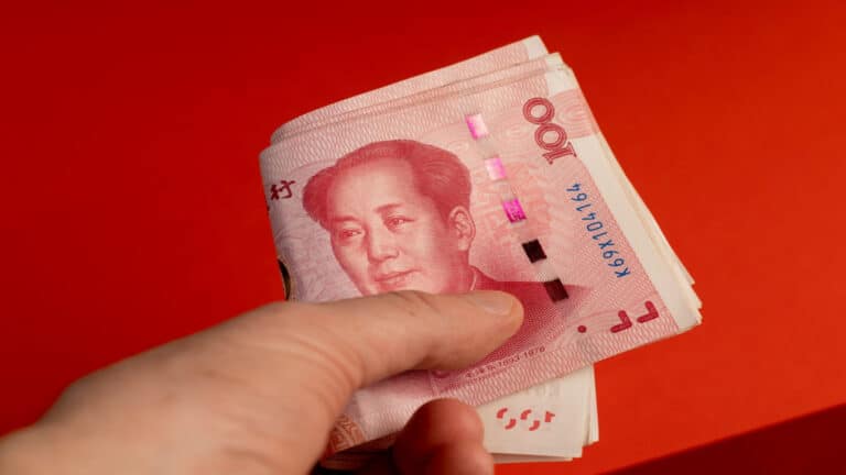 Си Цзиньпин юаньды жаһандық резервтік валютаға айналдыруға шақырды