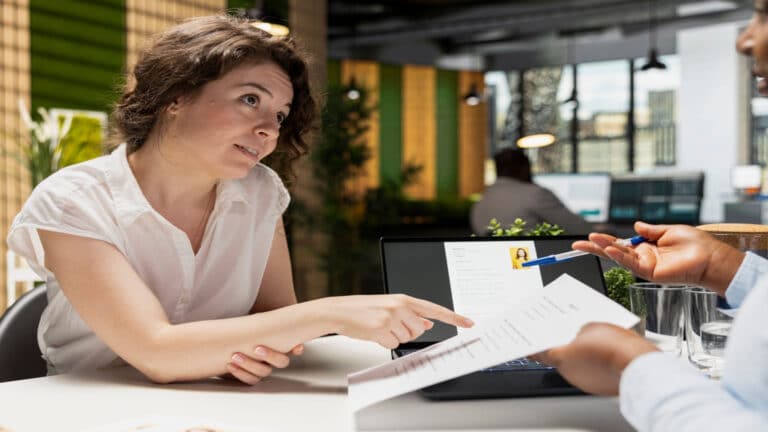 Қазақстанда қызметкерлермен азаматтық құқықтық сипаттағы шарт жасауға тыйым салынбақ