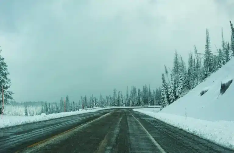 В четырех областях Казахстана ограничили движение из-за непогоды