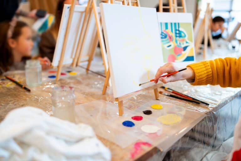 В Минпросвещения прокомментировали фиктивные записи детей в кружки