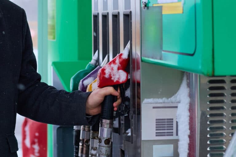 Қазақстан жанармайдың қымбаттау қарқыны бойынша көрші елдерді шаң қаптырды