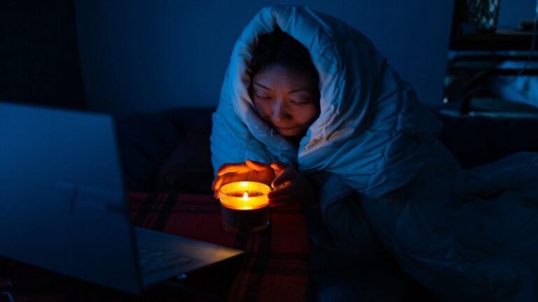 Депутат дабыл қақты: халық кибершабуыл салдарынан жылу мен жарықсыз қалуы мүмкін