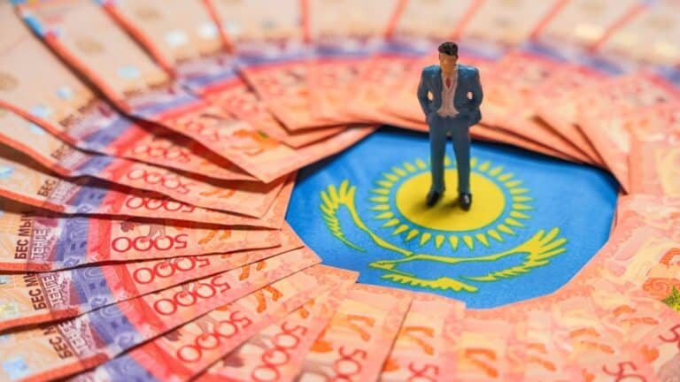 Қазақ үкіметі қарызға батып бара жатыр