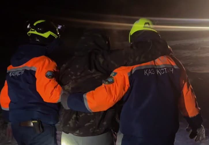 В Акмолинской области мужчина чуть не отморозил ноги по пути на работу