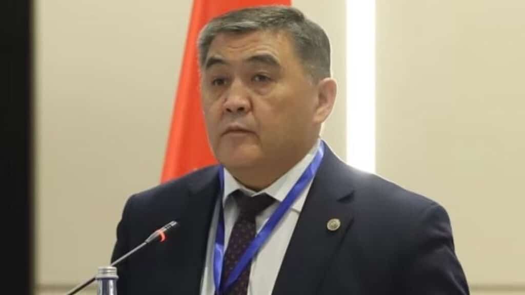 Қырғызстандағы «екінші адам» саналатын Тәшиев отставкаға кетті