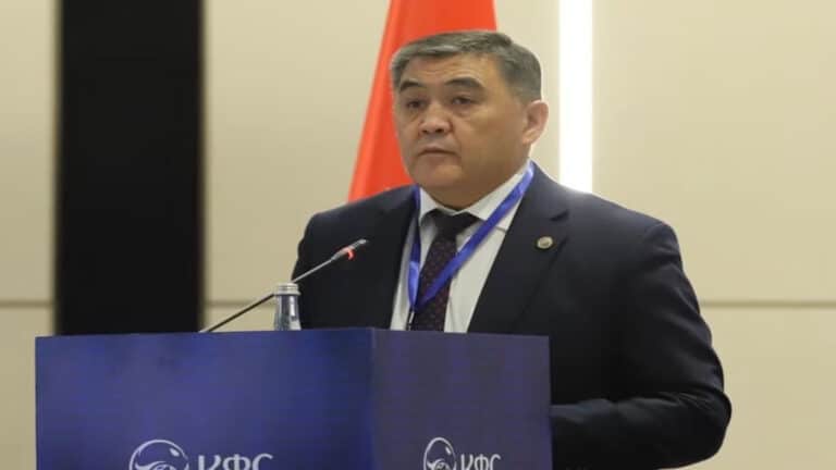 Қырғызстандағы «екінші адам» саналатын Тәшиев отставкаға кетті