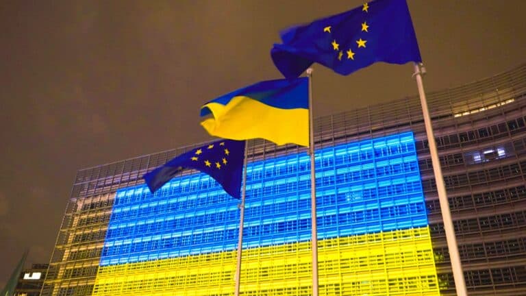 Еурокомиссия басшысы Урсула фон дер Ляйен Киевке барды