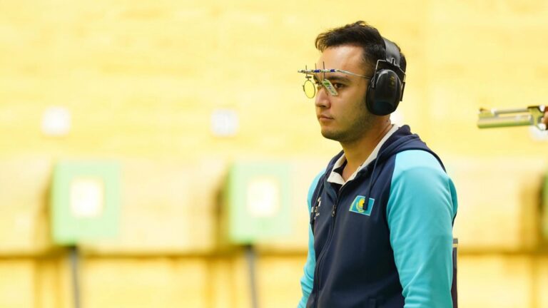 Казахстанские стрелки добыли серебро и бронзу на чемпионате Азии в Индии