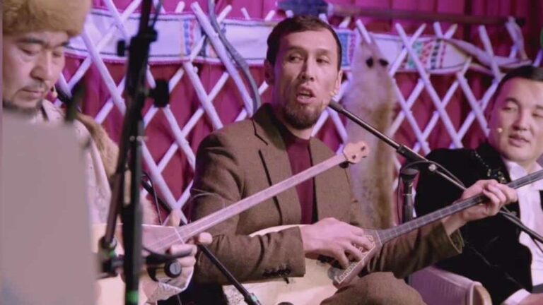 ЖанСырымға жақтасып, Балғынбекке қарсы Мұрадым ақын шықты (видео)