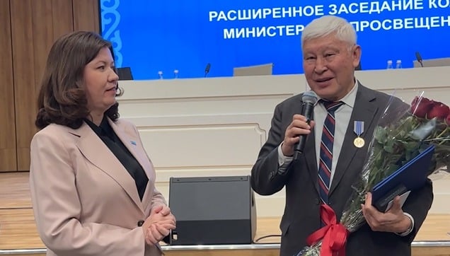 Асқар Жұмаділдаев «Еңбек ардагері» медалімен марапатталды – видео