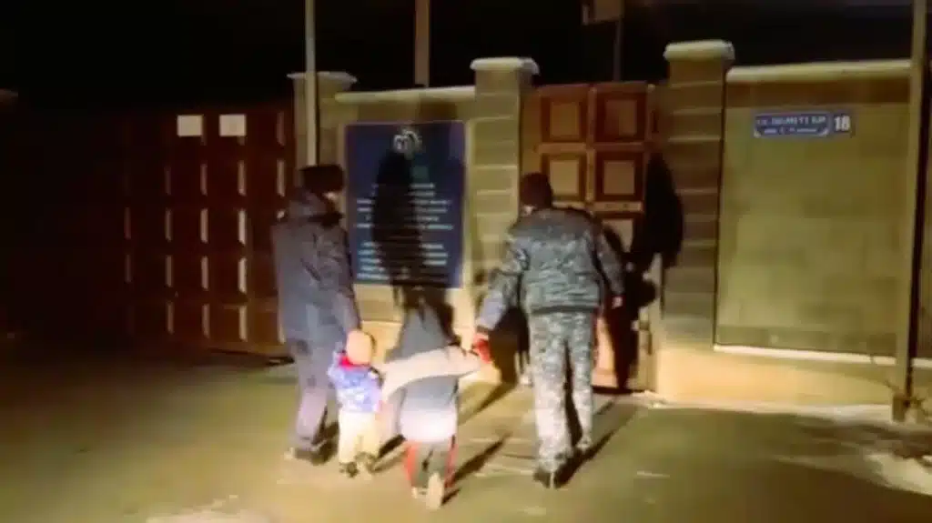 Баласын батареяға байлап қойып ұрған әйел қылмыстық жауапқа тартылмайды