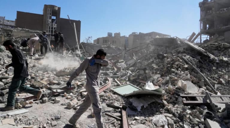 Более 300 детей ранены в Иране в результате ударов США и Израиля