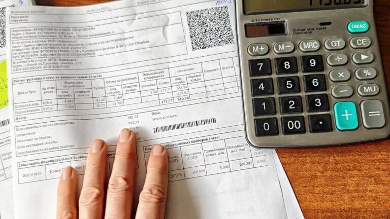 Казахстанцам вернут переплату за коммуналку: кому сделают перерасчет