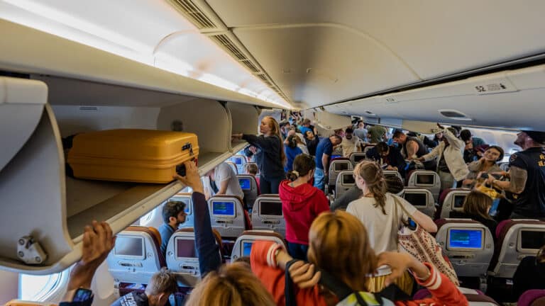 Казахстан эвакуировал уже больше половины граждан с Ближнего Востока