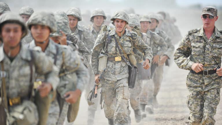 Обучение студентов на военных кафедрах Казахстана могут пересмотреть