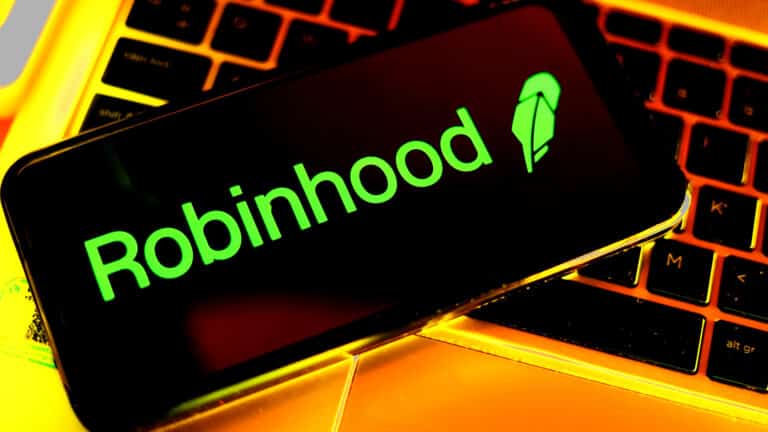 Robinhood introduces platinum credit card to appeal to wealthier customers
