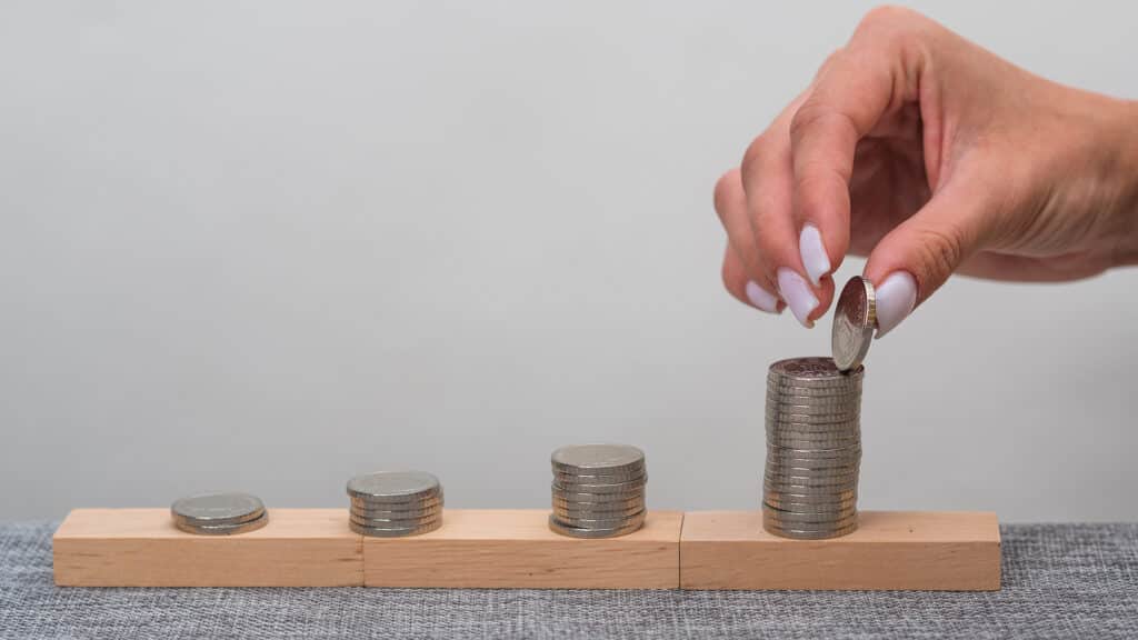 Глава Отбасы банка спрогнозировала будет ли снижаться спрос на жилье с изменением пенсионных порогов/shutterstock, бильд-редактор: Серикжан Ковланбаев