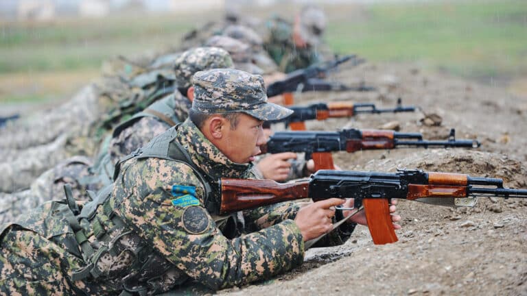 Армию Казахстана научат стрелять с учетом условий современной войны