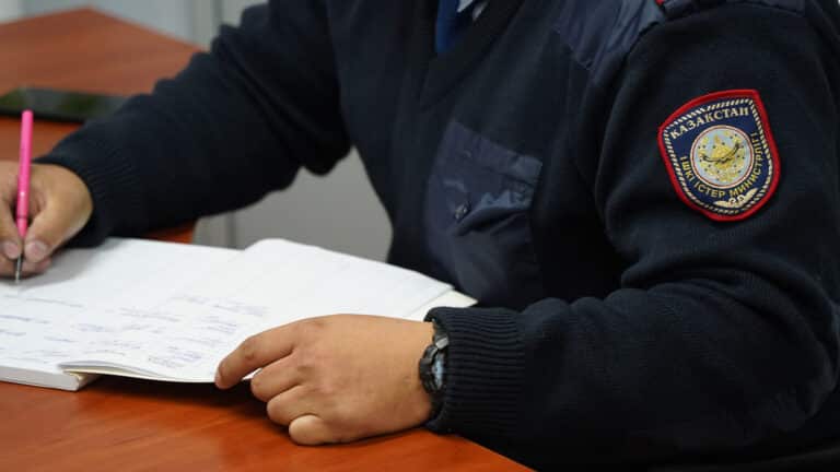 Убийство семьи в Атырауской области: в деле добавилась подозреваемая