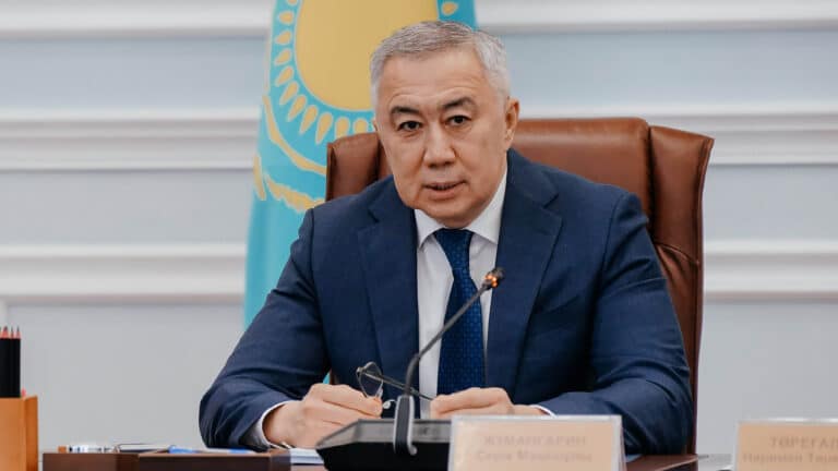 Импорт из России и геополитика: Жумангарин объяснил скачок цен в магазинах у дома