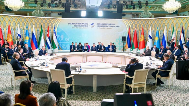 В ЕАЭС предлагают снять барьеры на границах