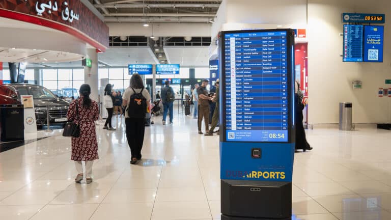 2,5 тысячи казахстанцев застряли в ОАЭ после ударов Ирана