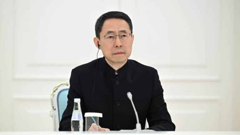 Китай планирует завалить Казахстан инвестициями в автопром и «зеленую» энергию