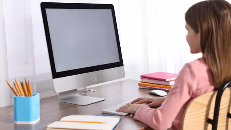 Обеды на млрд тенге: сколько еды не съели казахстанские школьники из-за дистанционки