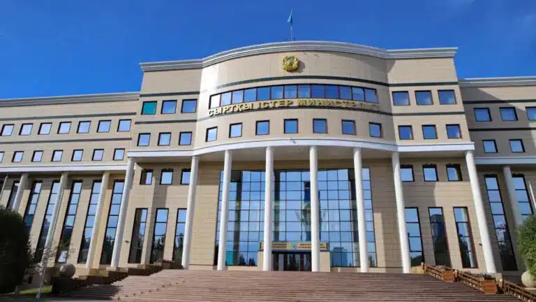 Более 9 тысяч казахстанцев остаются в зоне конфликта на Ближнем Востоке