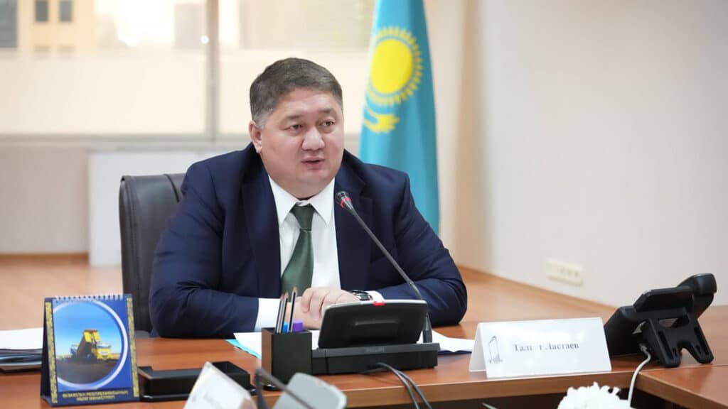 К концу 2026 года в самолетах должен появиться интернет, обещают в Минтранспорта 