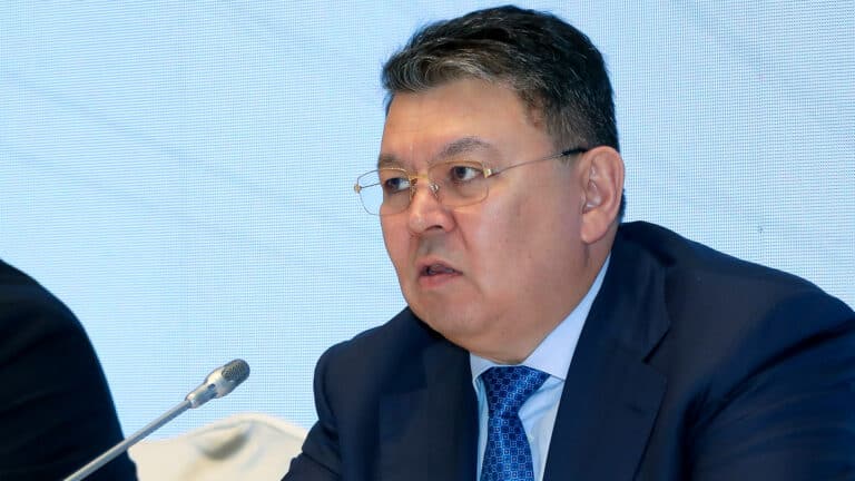 «Я часть команды»: Бозумбаев уклонился от оценки налоговой реформы