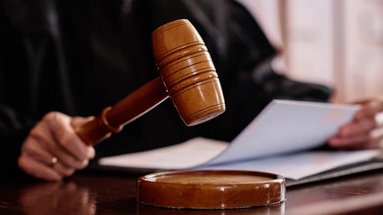 Экс-партнера Балушкина осудили за растрату миллионов на эскорт и рестораны