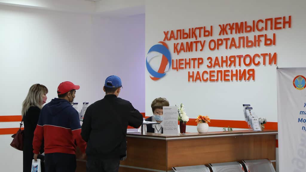 Стало известно в каком возрасте казахстанцы чаще всего становятся безработными/фото: Серикжан Ковланбаев