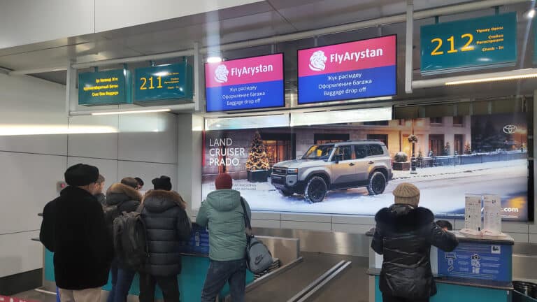 Прокуратура требует от FlyArystan возвращать деньги пассажирам, перевозчик против