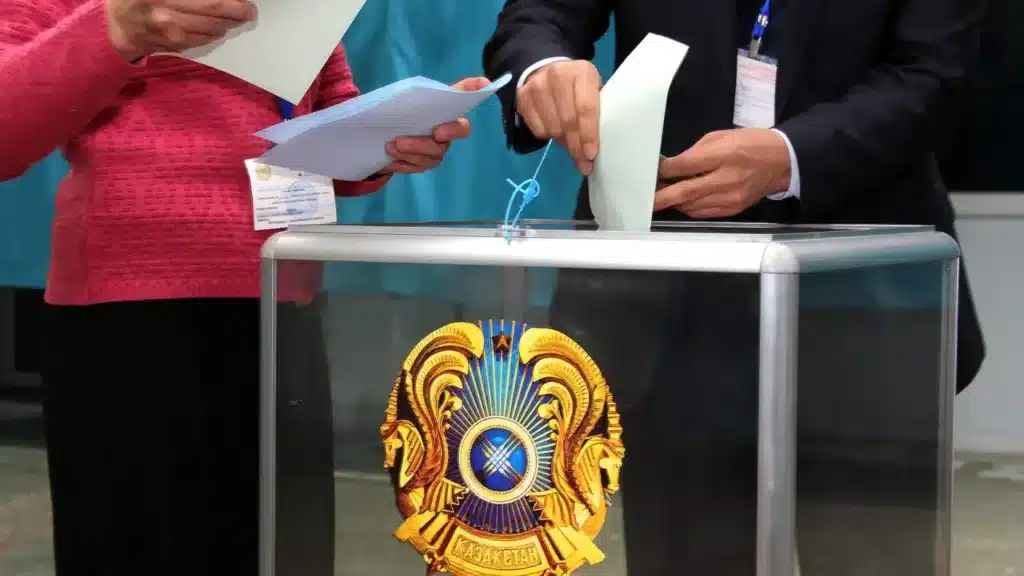 В Алматы на участки пришло больше людей, чем на референдум по АЭС