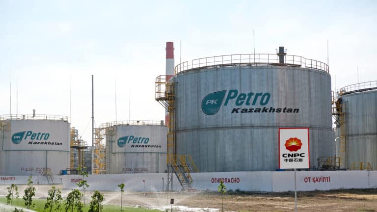 Китайцы получат десятки миллионов долларов от казахстанской компании