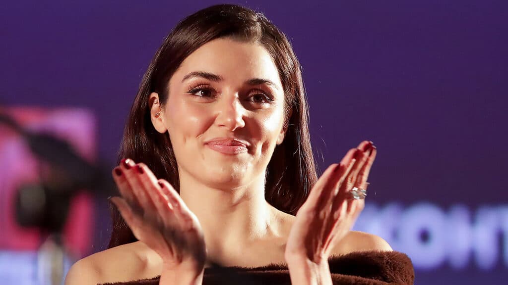 Фото: vmrucdn.servicecdn.ru бильд-редактор: Серикжан Ковланбаев