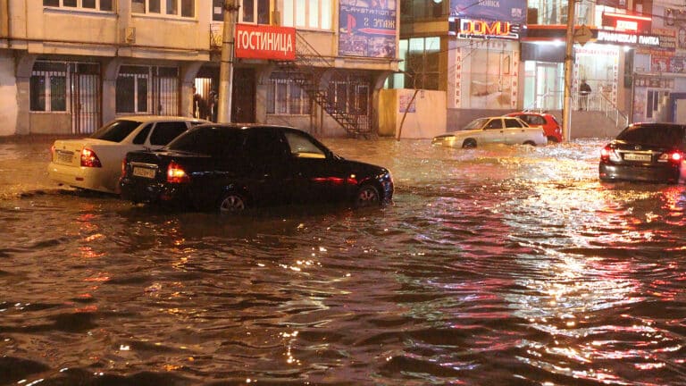 Казахстанские волонтеры начали сбор помощи для пострадавшего от паводков Дагестана