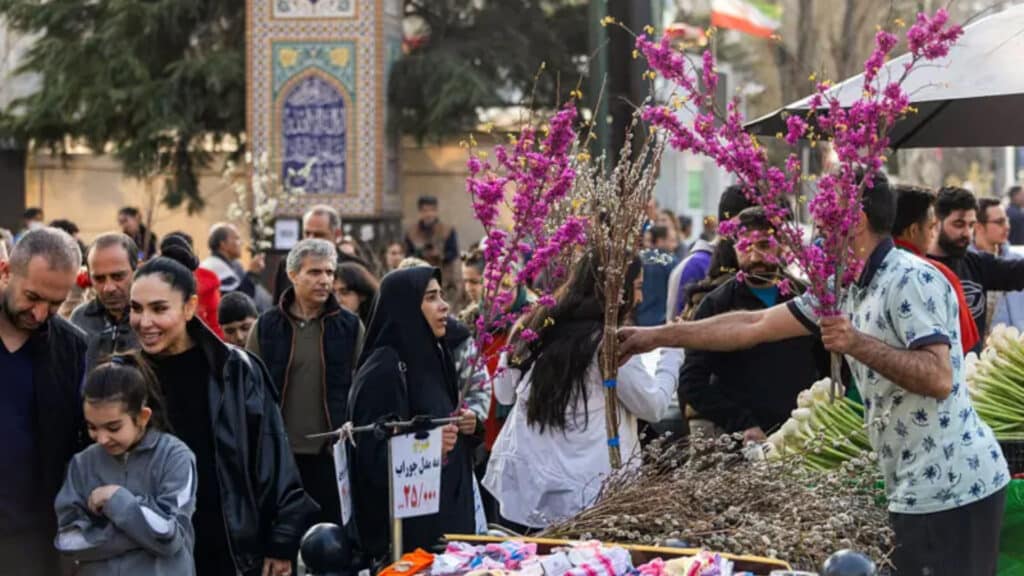 Отшашу орнына оқ жауған Иранда Наурыз мерекесі қалай тойланады